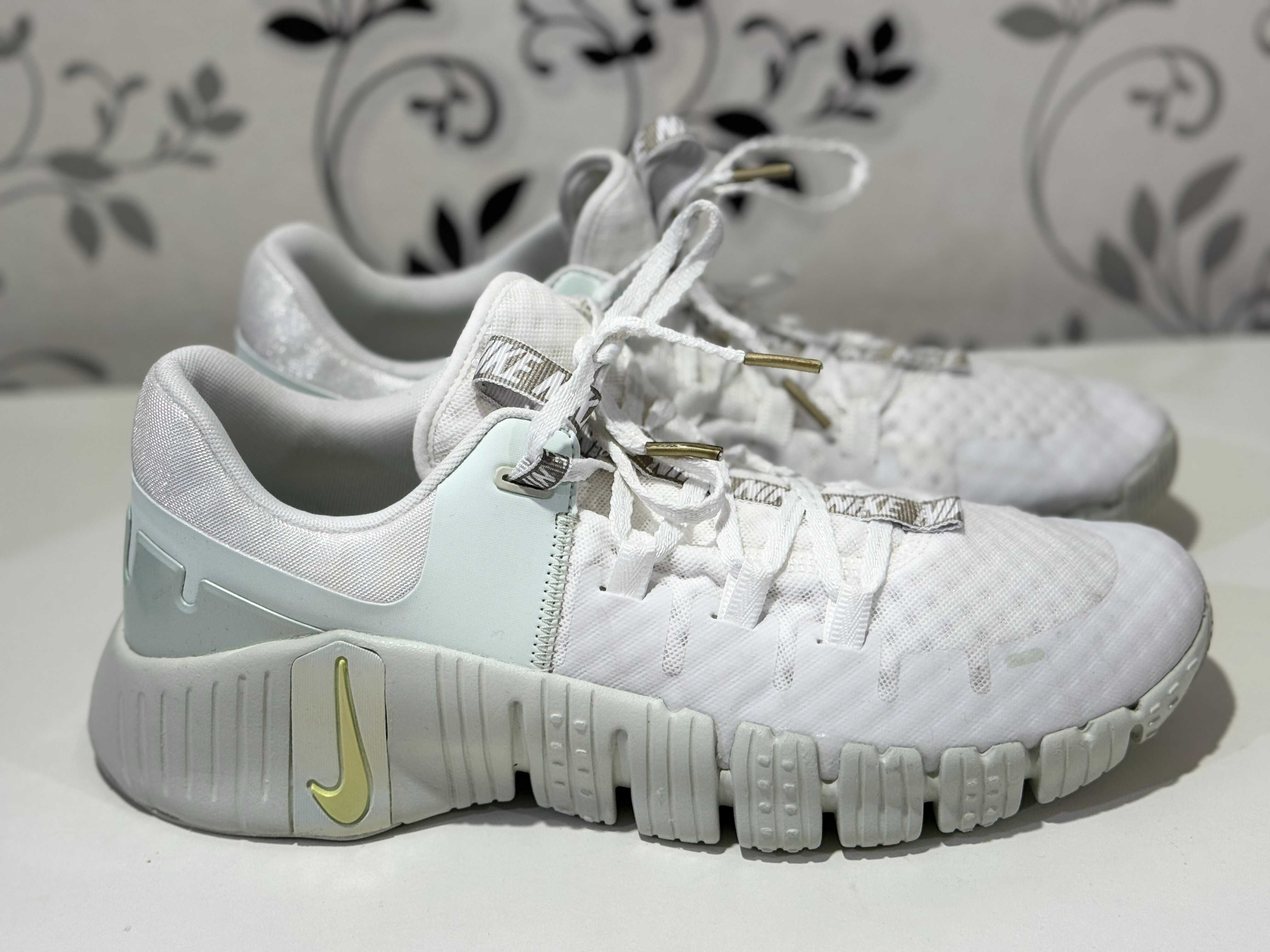 Кросівки тренувальні чоловічі Nike Free Metcon 5 PRM FJ1548-100, 44.5р