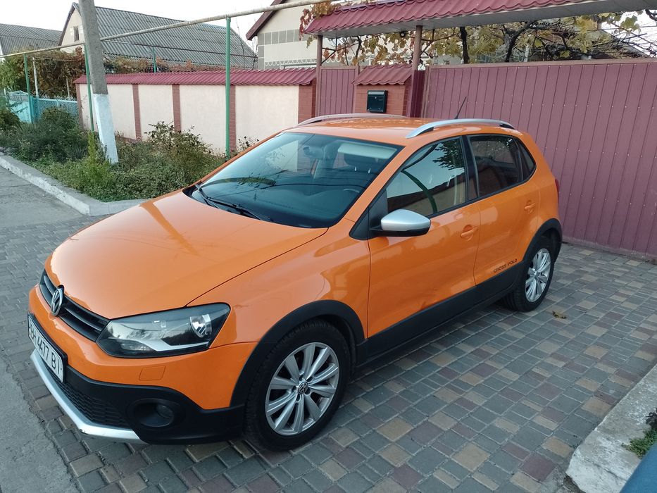 Продам Фольксваген крос поло в хорошем состоянии