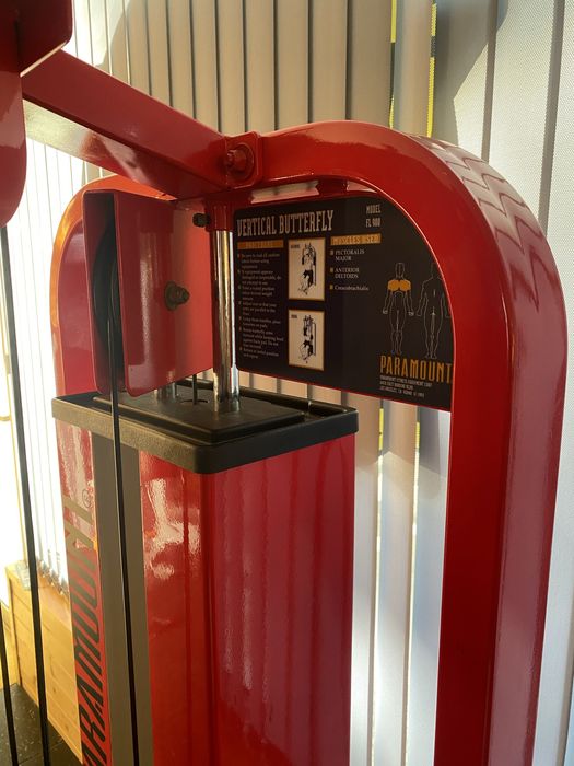 Paramount - Peck Fly