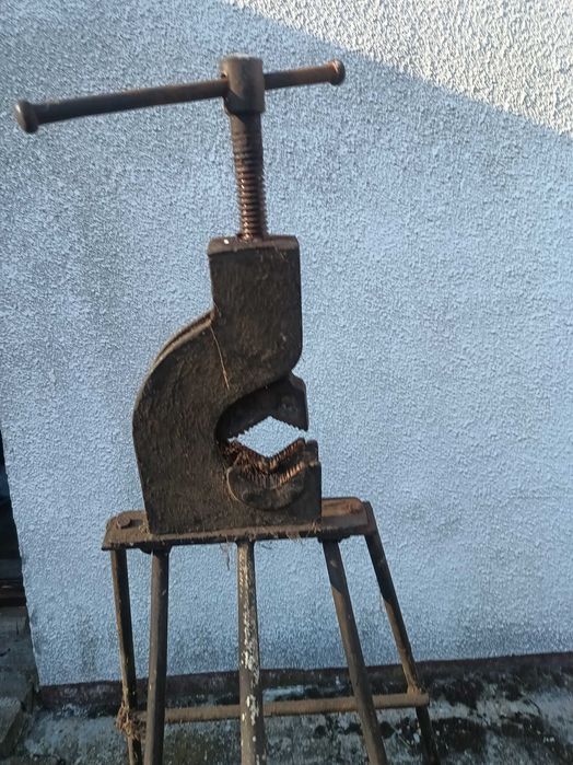 Gwintownica i imadło do rur