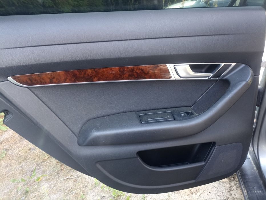 Tapicerka drzwi Boczek Audi a6c6 A6 C6 Anglik drewno  klamka dekor