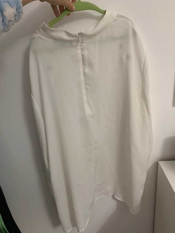 Blusa branca de manga comprida