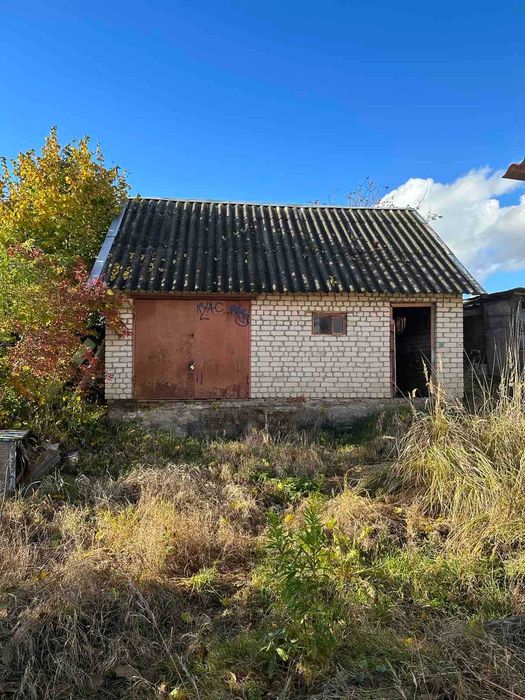 Продаж будинку під реконструкцію  біля Львова від власника .