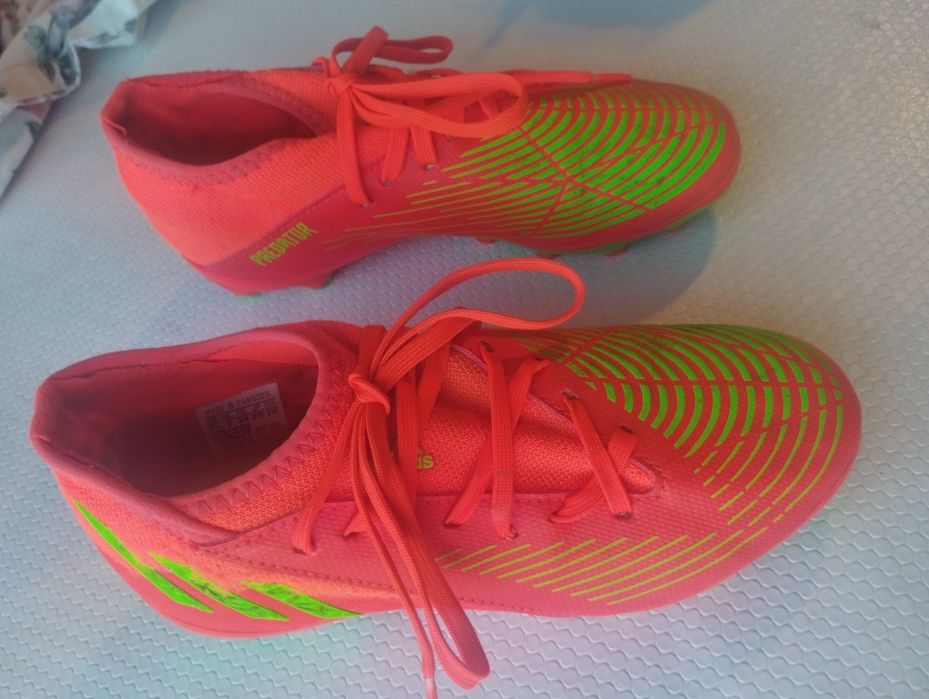 Chuteiras adidas nrs 34, 35 e 37