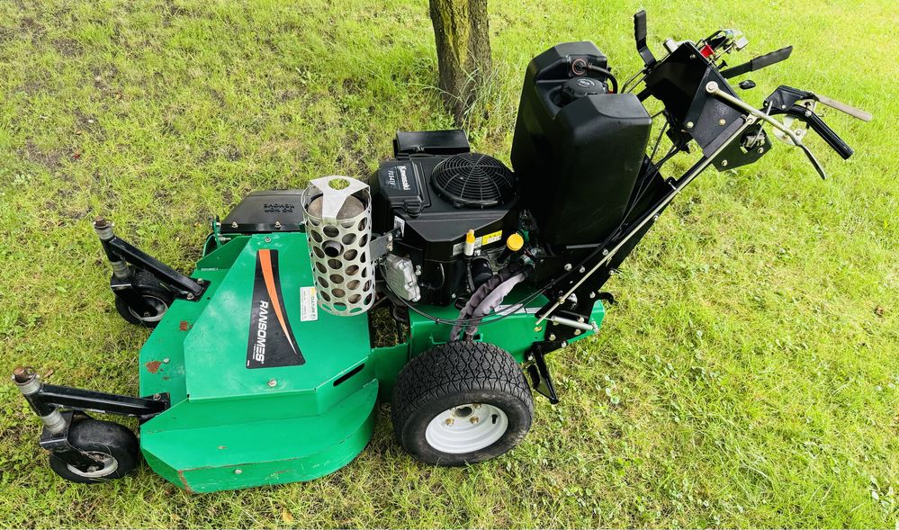 Kosiarka karczownica spalinowa do wysokiej traw Ransomes 36 Hydro 16KM