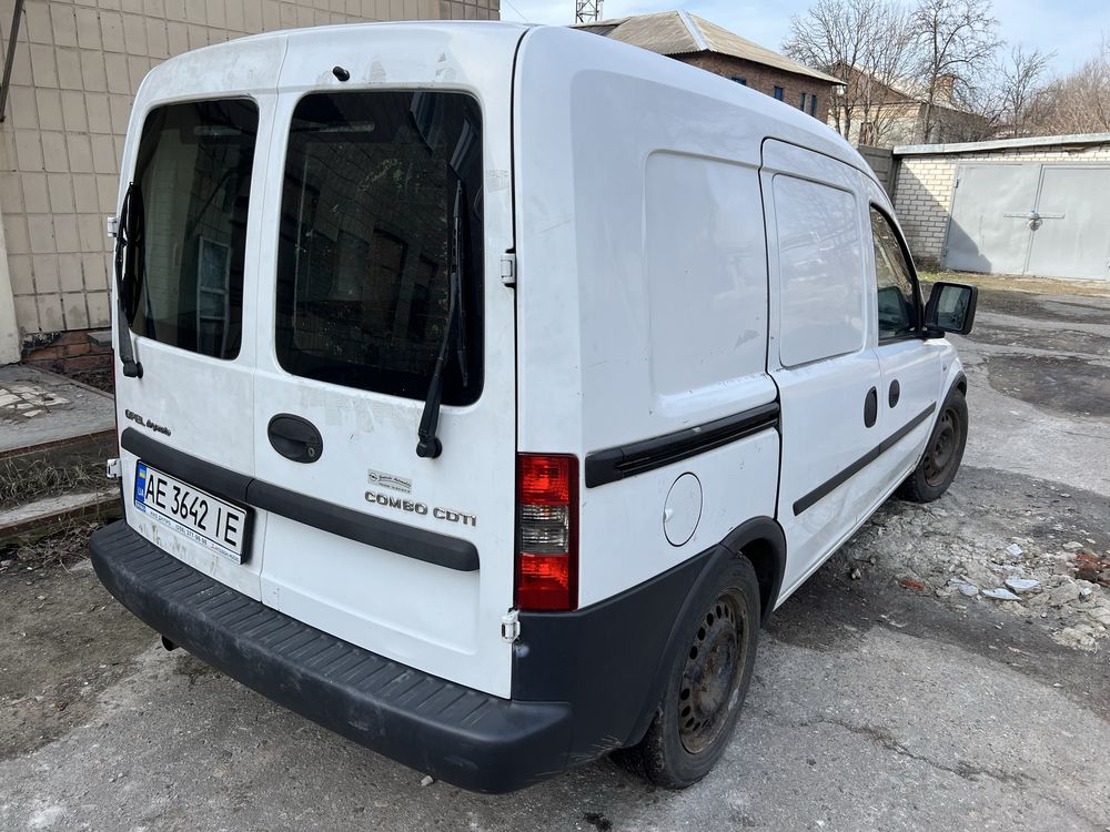 Продам opel combo 1.3 дизель мех идеал срочно не дорого обслужен все