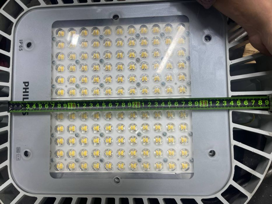 Светильник Philips 200W прожектор складской
