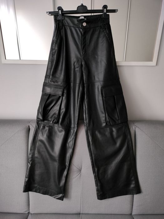 Bershka , bojówki proste w rozmiarze S