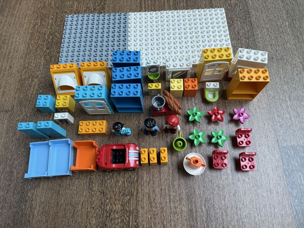 Lego DUPLO Town Set 10835 Family