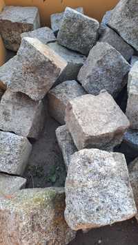 Kamień granit drogowy