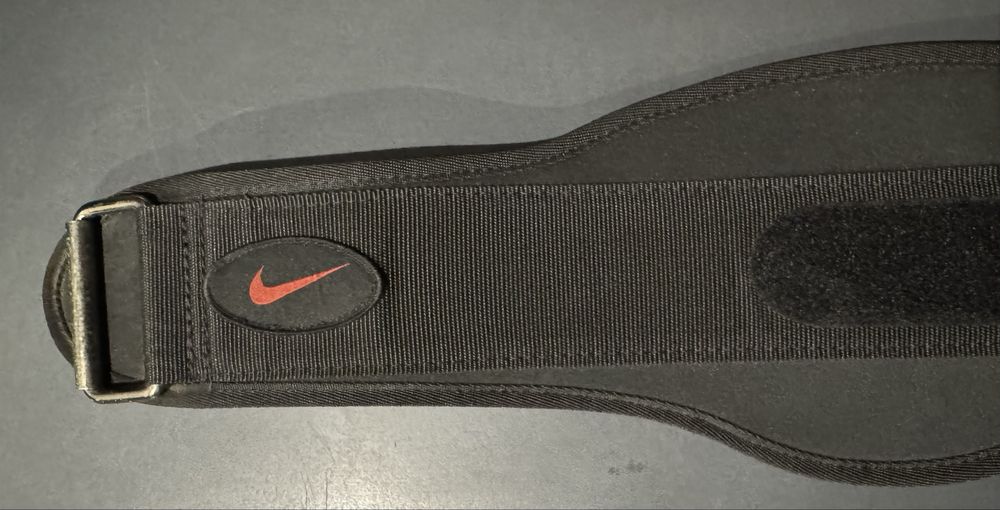 Cinturão de apoio lombar Nike com fecho em velcro
