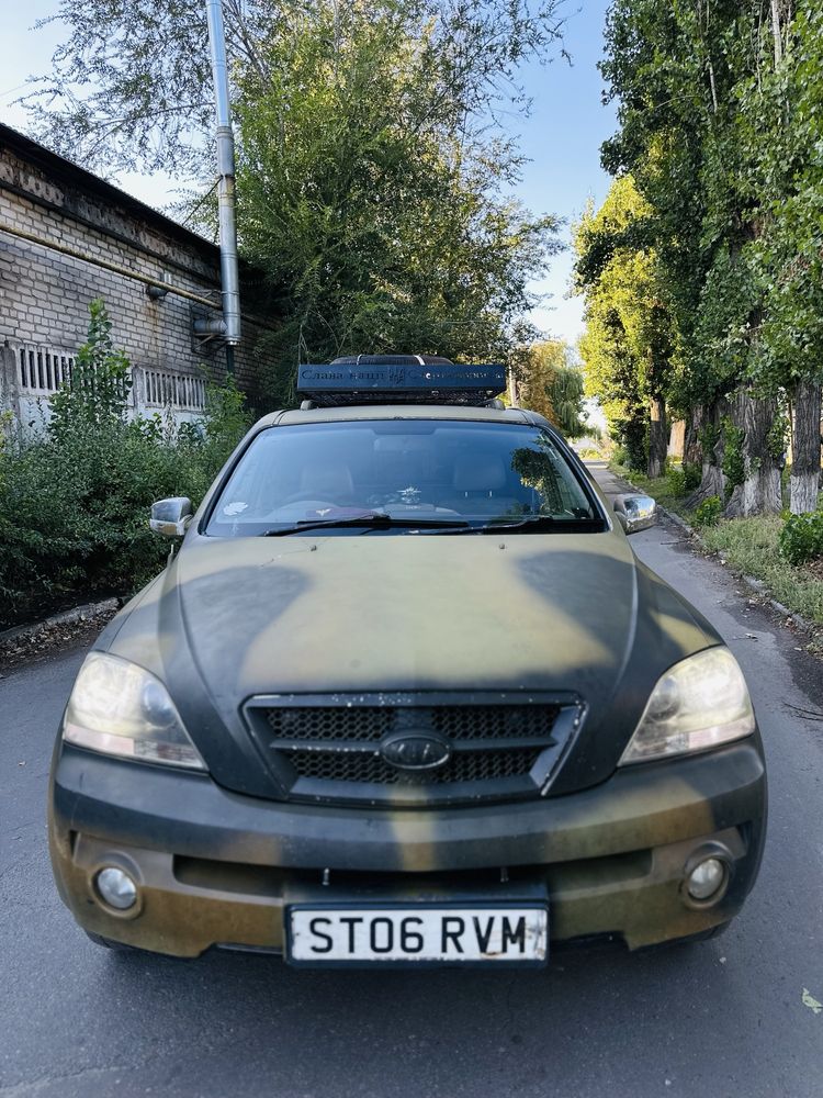 Продам KIA Sorento 2.5 TDI Avtomat 4x4 на отличном ходу сел поехал !
