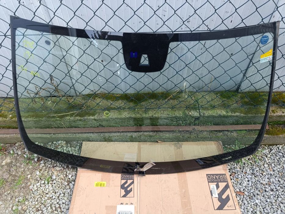 MERCEDES W212 SZYBA PRZEDNIA CZOŁOWA ORYGINAŁ GRZANA KAMERA 2011r