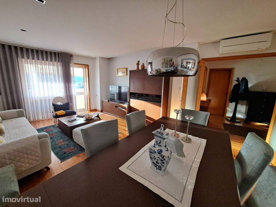 Apartamento T3 mobilado condomínio fechado perto do centro de Barcelos