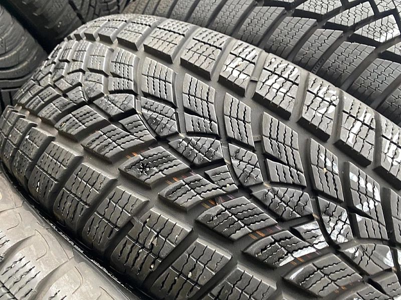 225/65r17 Goodyear UltraGrip_7mm_2szt_(736)