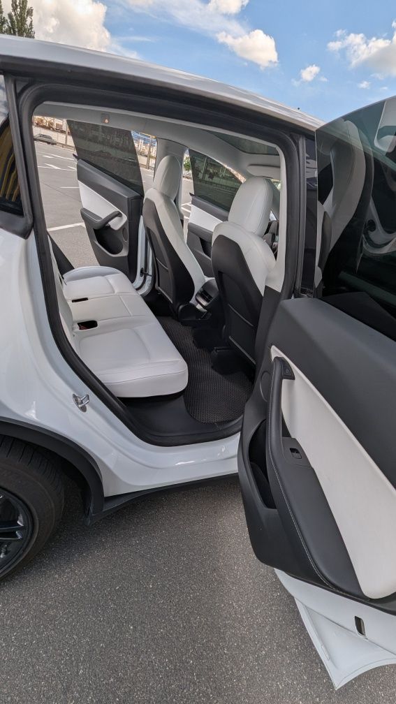 Аренда авто тесла прокат tesla model Y тесла 3 2023 год