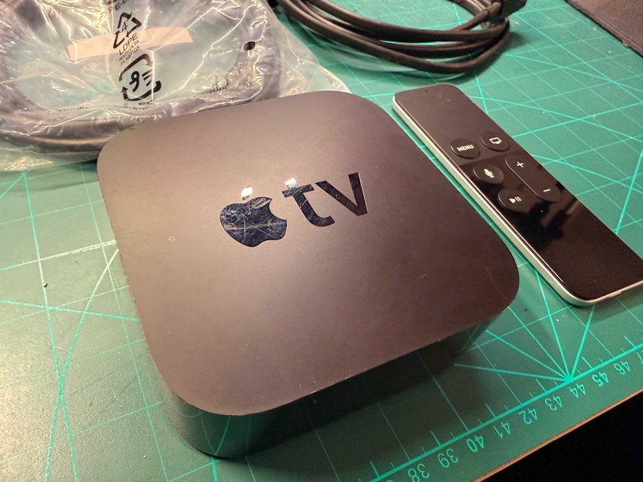Apple TV HD A1625 + pilot Siri Remote – bardzo dobry stan, OKAZJA