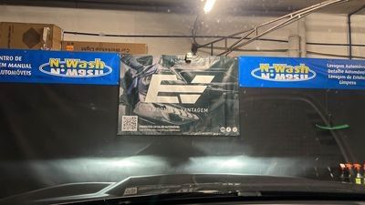 Centro lavagem automovel a funcionar em pleno