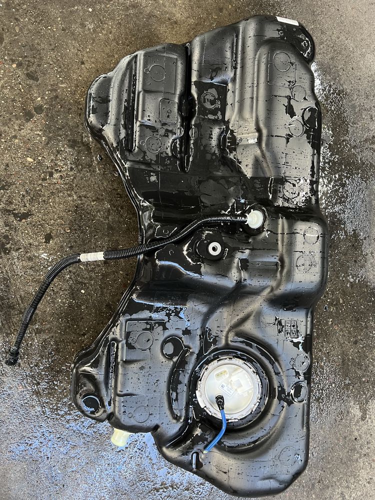 Zbiornik paliwa z pompa paliwa bmw g11 lci 750i