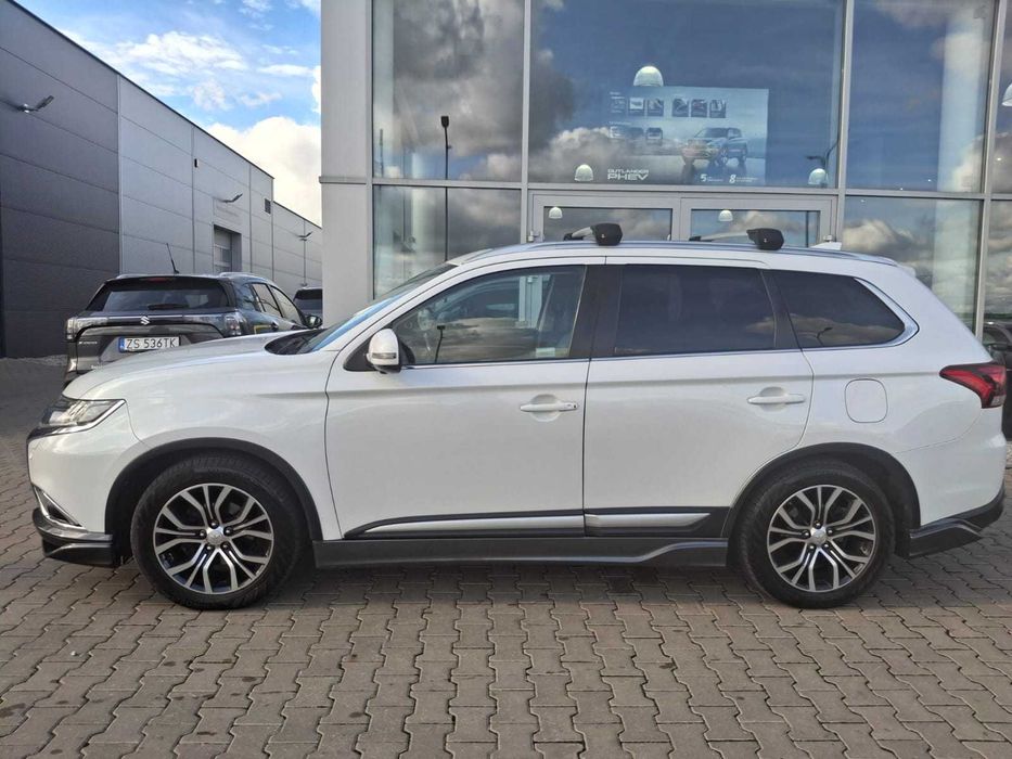 Mitsubishi Outlander 2.0 Benzyna 4X4 Automat 150 KM 2017r Instyle Navi