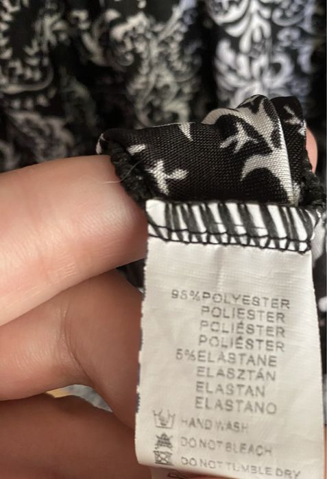 Długa sukienka na ramiączkach