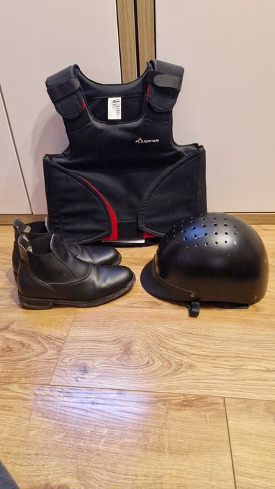 Kask buty i kamizelka do jazdy konnej dla dziecka