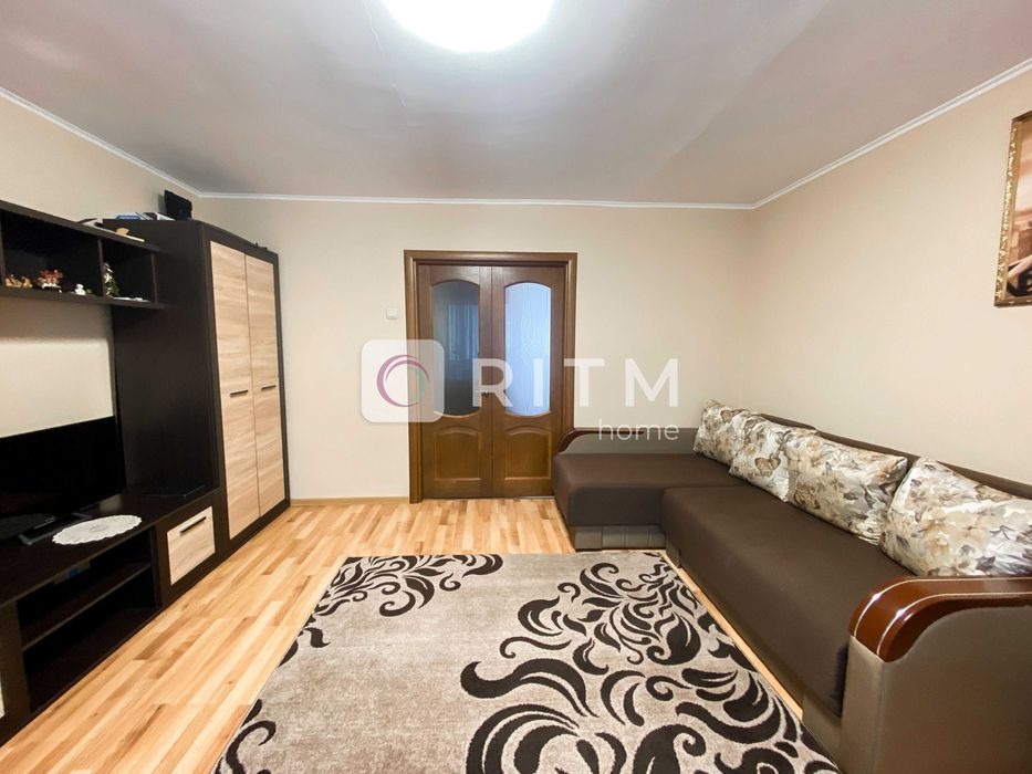 4-к. кв.з ремонтом у цегляному будинку на проспекті Соборності, 25Б