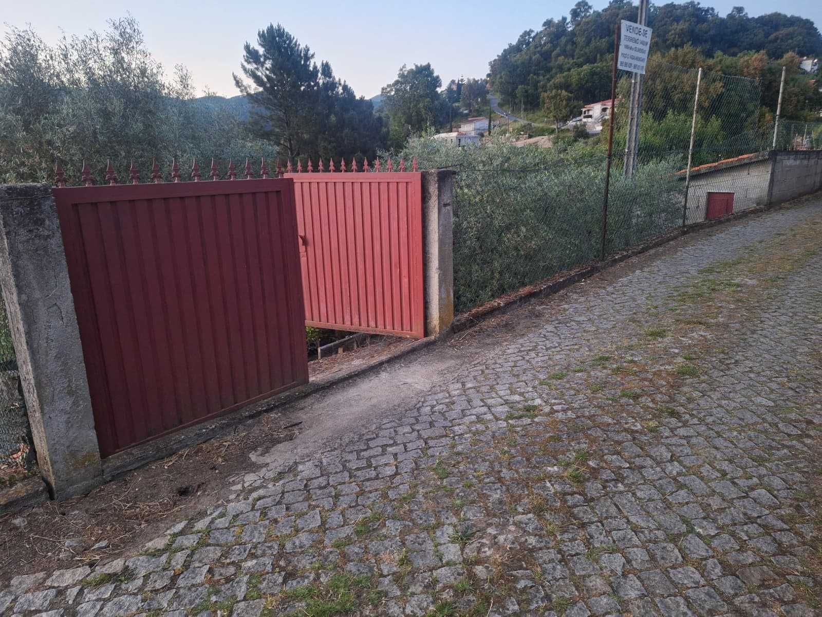 Terreno 1400 m² em Frende, com viabilidade de construção
