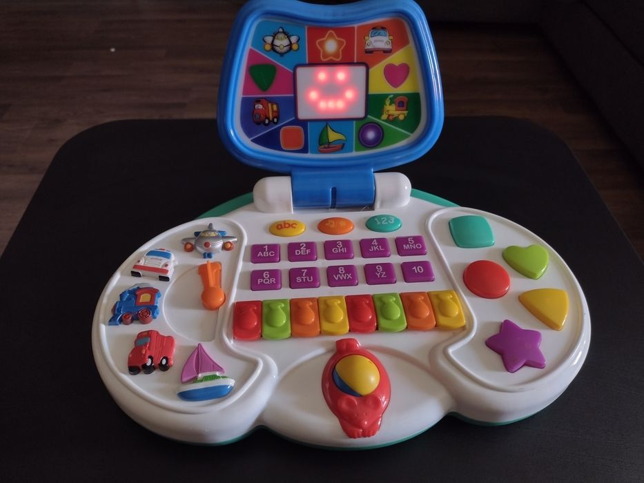 Zabawkowy laptop