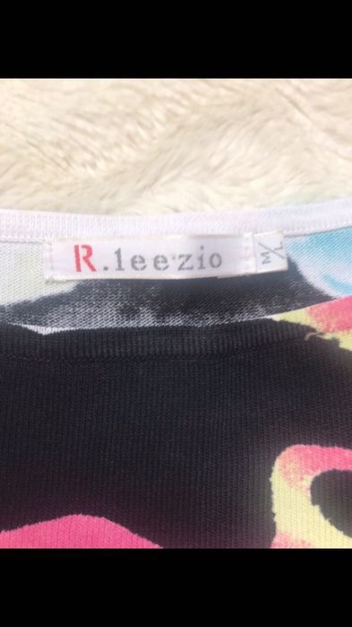 Kolorowy sweterek R.leezio