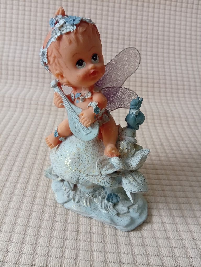 Ceramiczny aniołek.