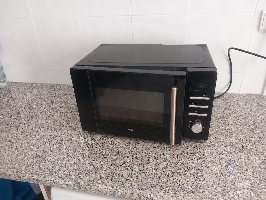 Microondas Saba preto