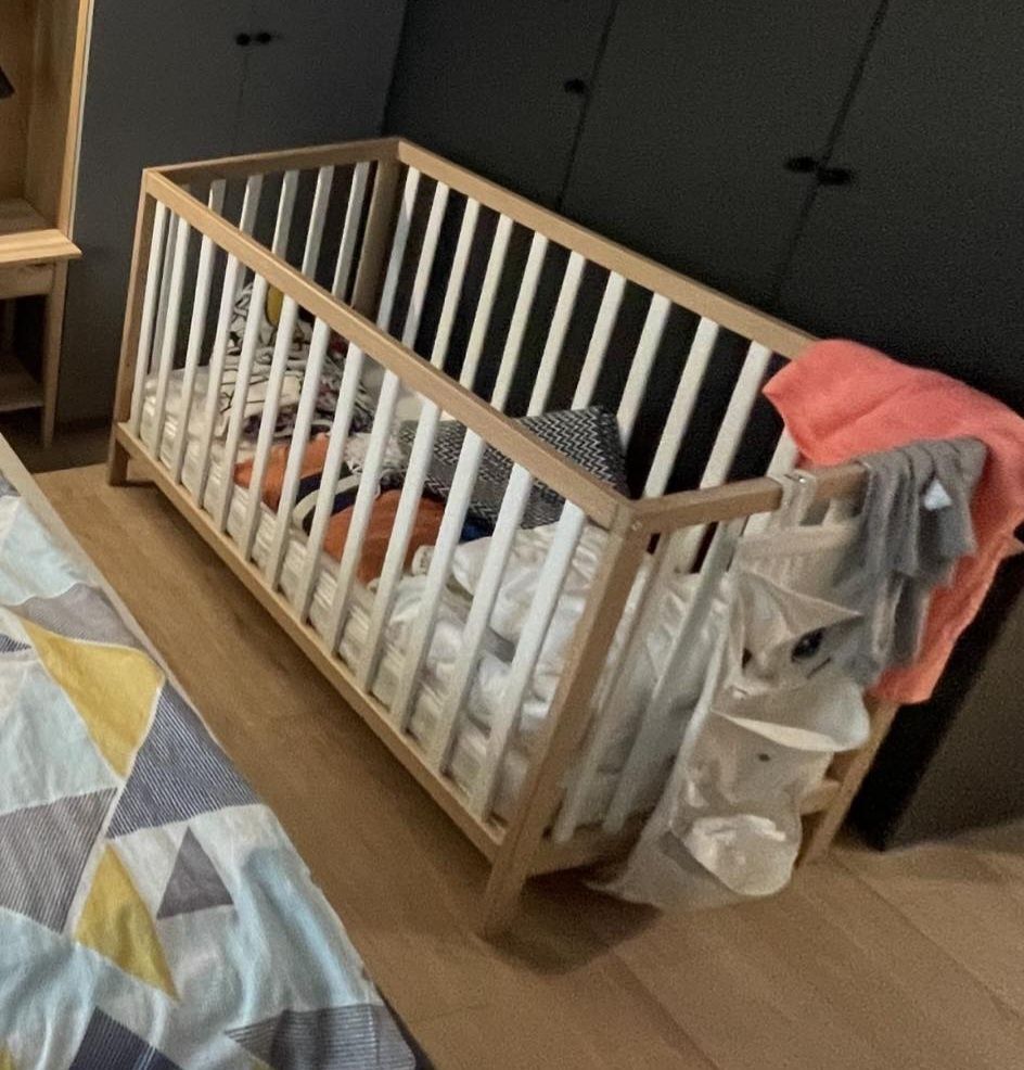 Łóżeczko 120x60 drewniane+przewijak+falbanka IKEA
