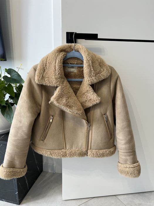 Тепла дублянка Stradivarius