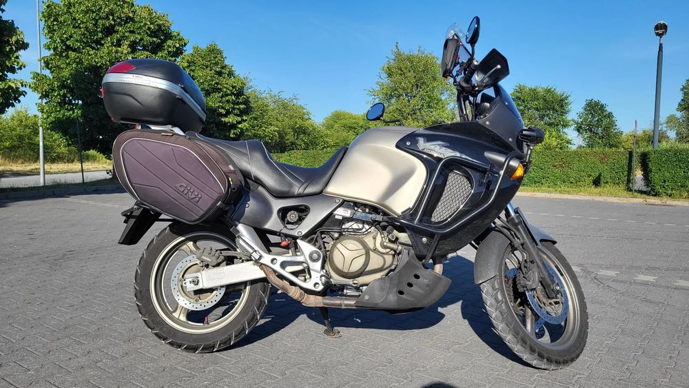 Honda Varadero Honda Varadero XL1000V SD01 (1999r. 77tys km)