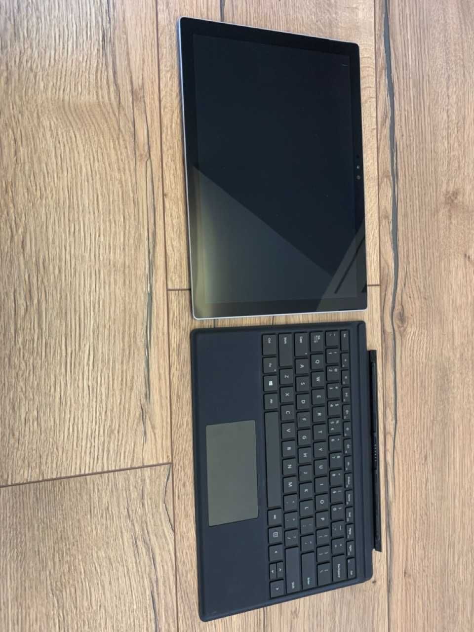 Microsoft Surface Pro 4 i5 8GB RAM 256GB SSD z klawiaturą