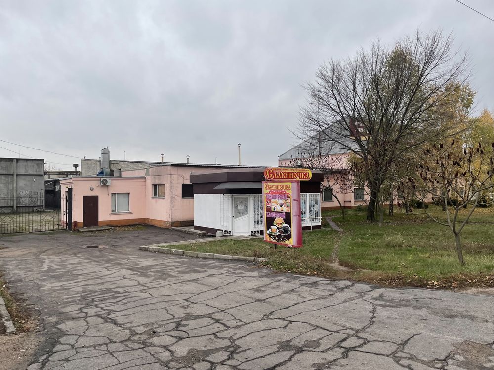 Комплекс виробничих, складських, офісних приміщень.