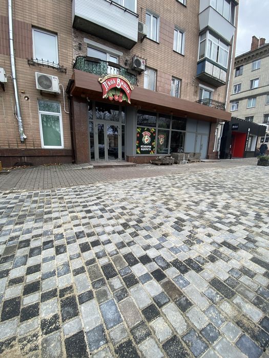 Укладання тротуарної плитки Укладка тротуарной плитки Брусчатки фем