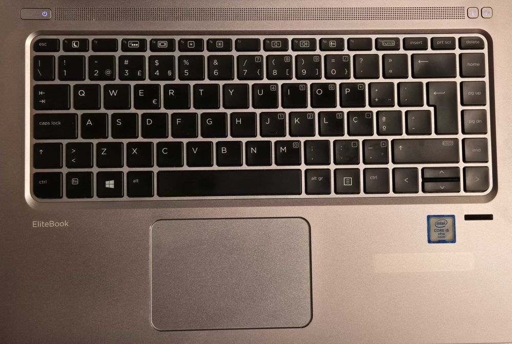 HP EliteBook Folio 1040 G3 i5-6300U 8Gb 256Gb SSD