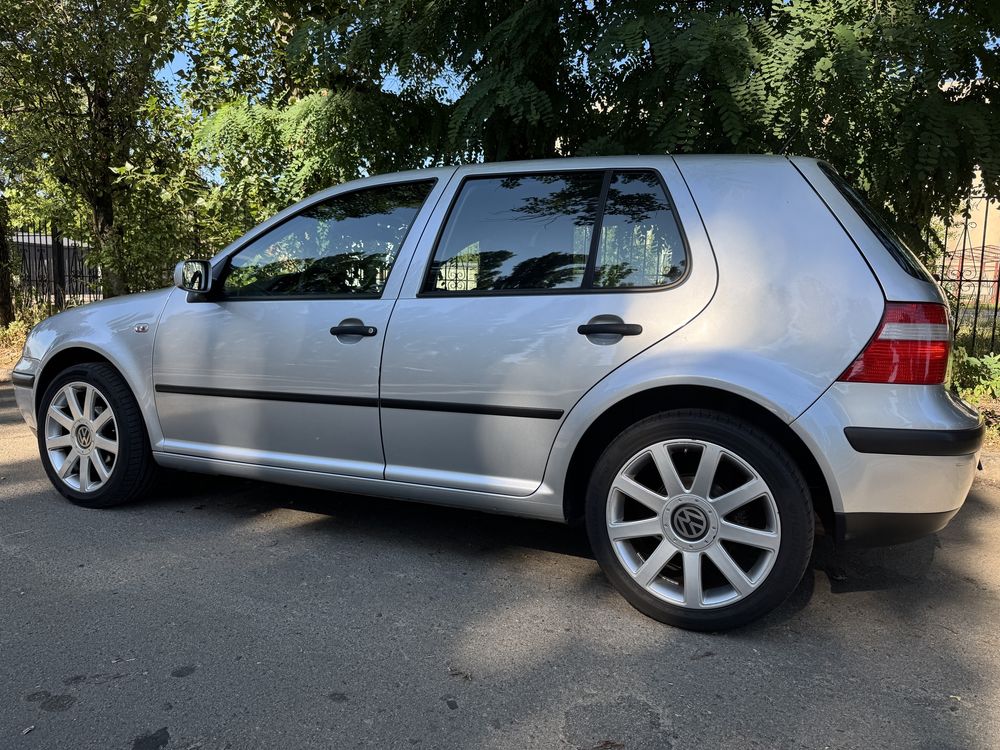 Продам Volkswagen Golf 1.4 MPI