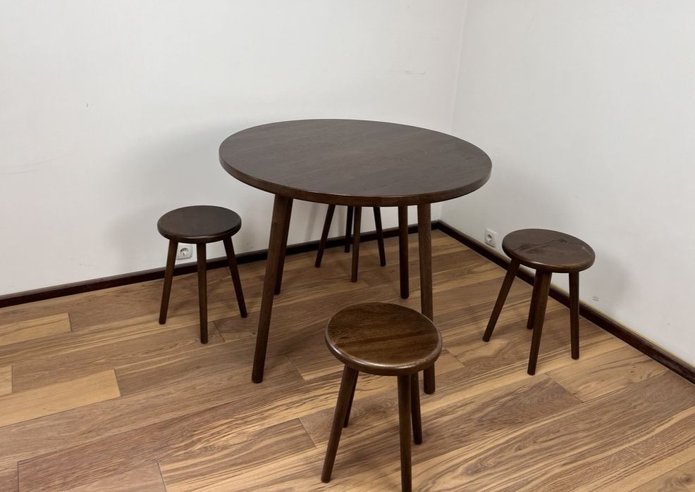 Табурет дерев'яний, кругле сидіння. Табурети масив дуба