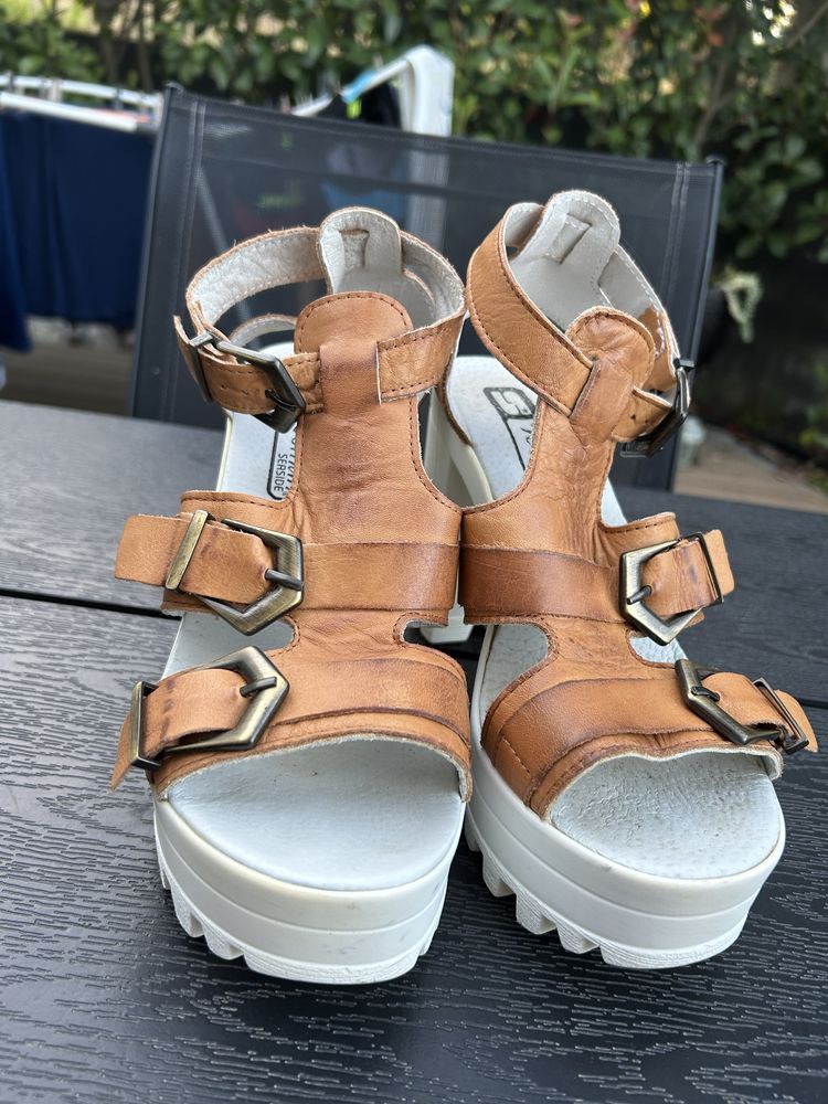 Sandalias em pele com plataforma SEASIDE 38