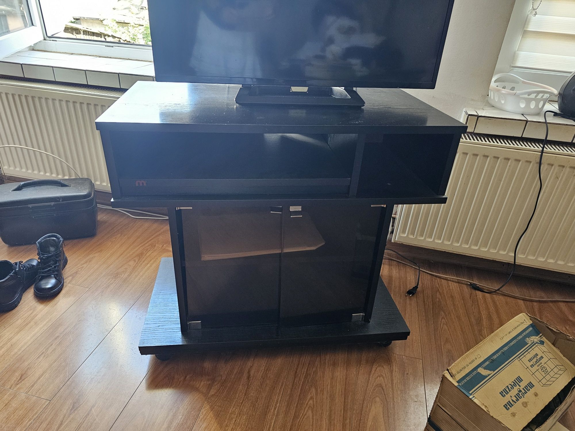 Stolik pod telewizor