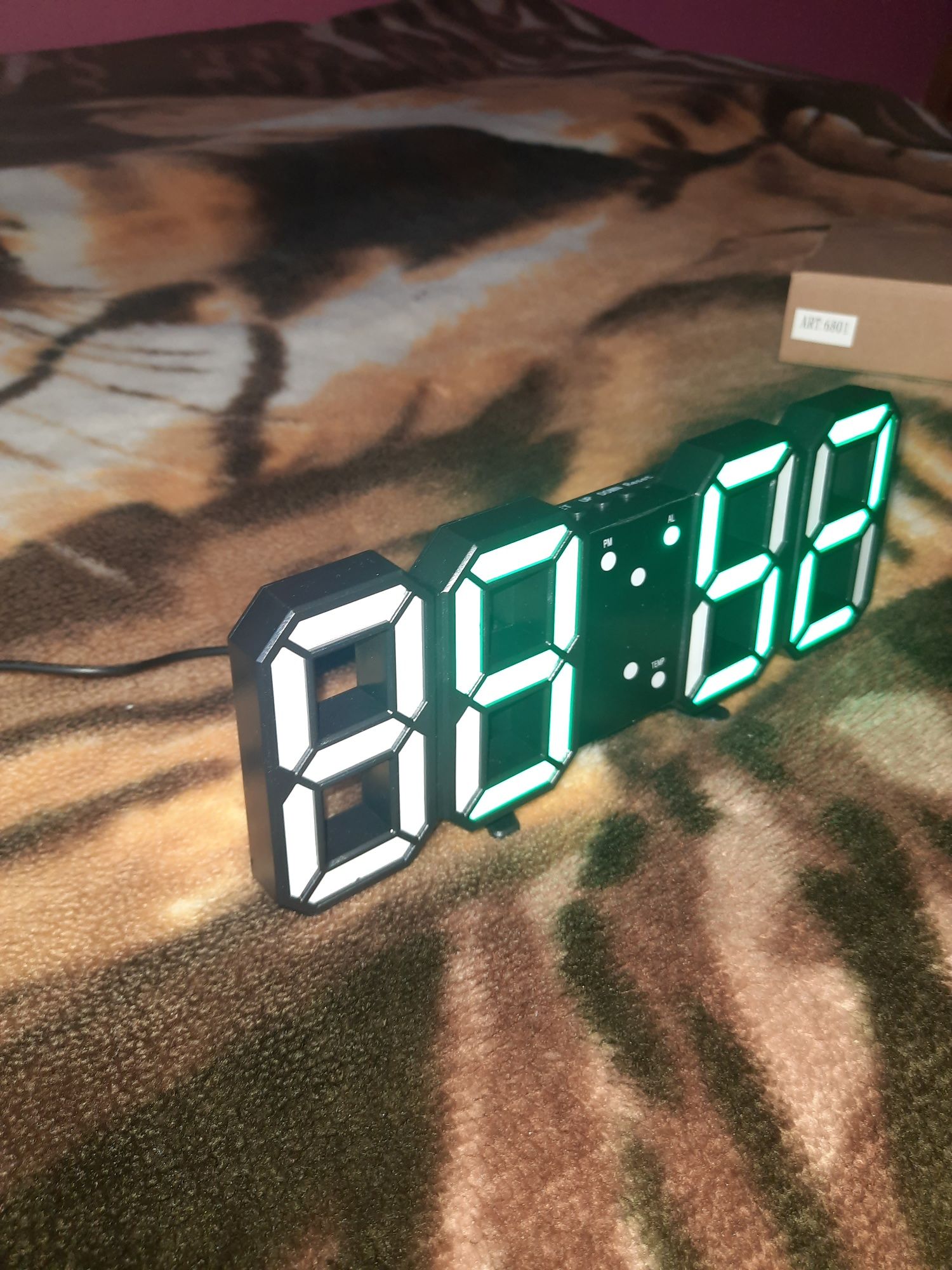 Nowy Zegar LED,z budzikiem i temperaturą