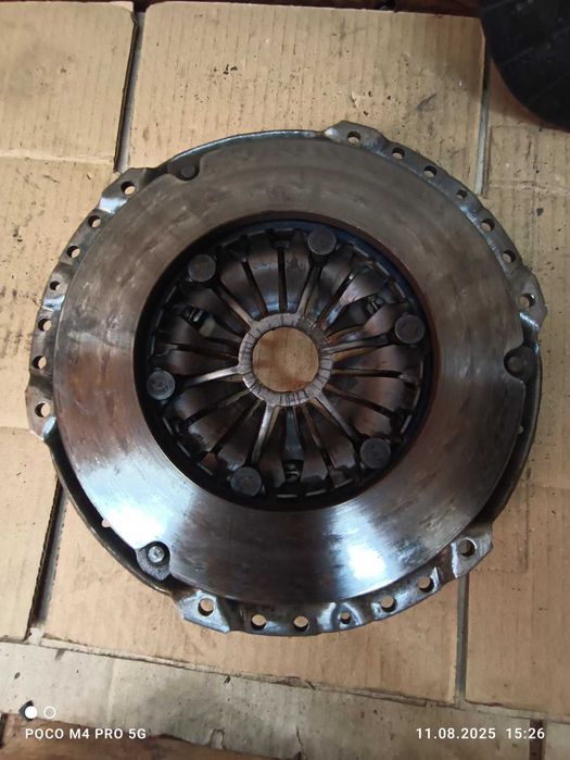 Демфер щеплення маховик 2.0 tdi bmp bkd VW Passat B6 Caddy Skoda 6ст