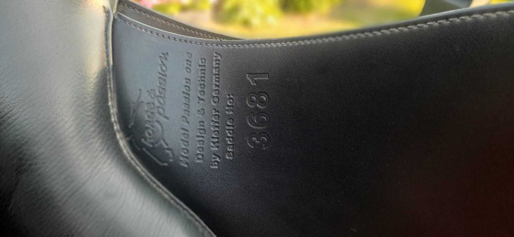 Siodło ujeżdżeniowe czarne