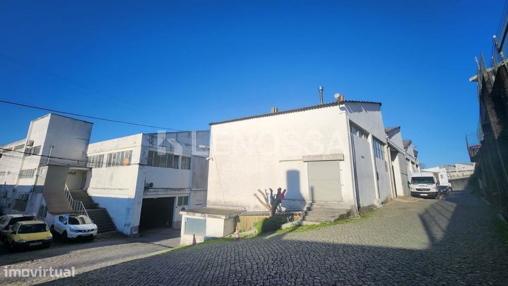 Armazém + Atividade Industrial - Complexo Empresarial do Barroco
