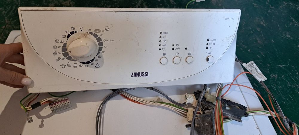 Продам модуль управління пральної машинки Zanussi zw1100