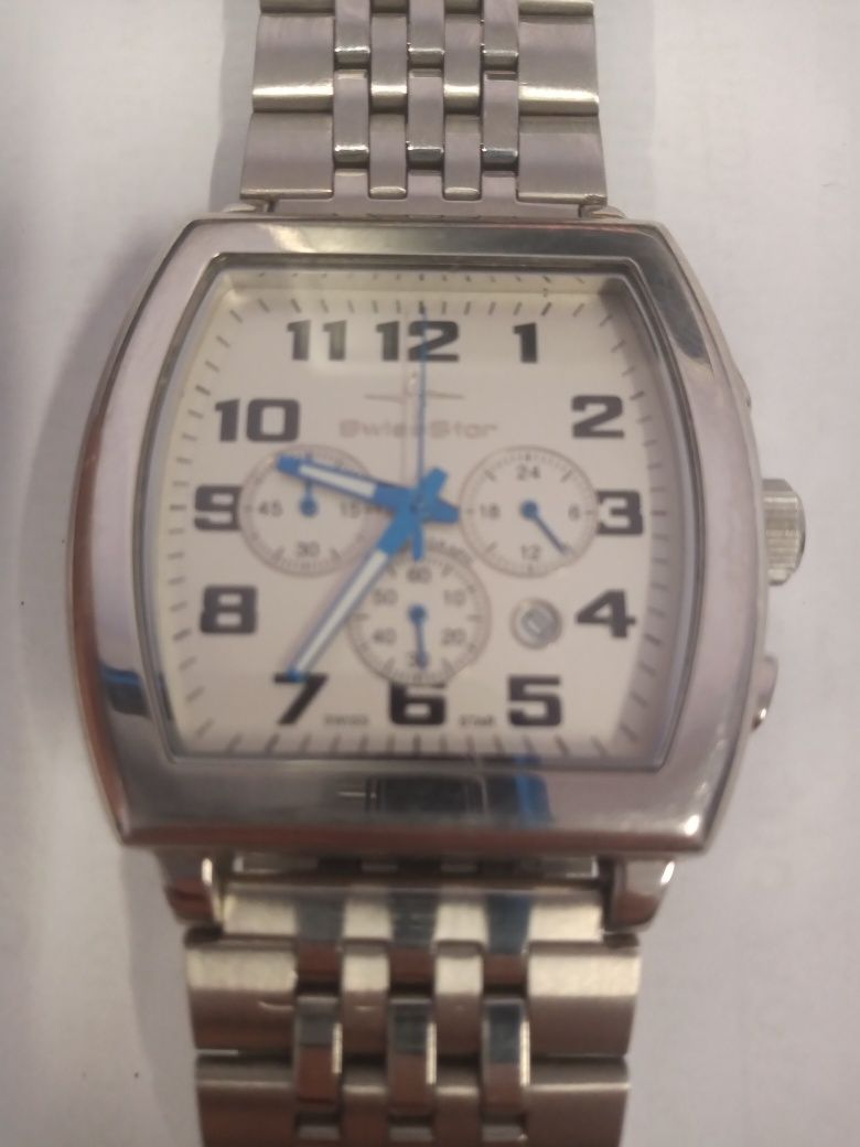 Zegarek kwarcowy Swiss Star Chronograph.