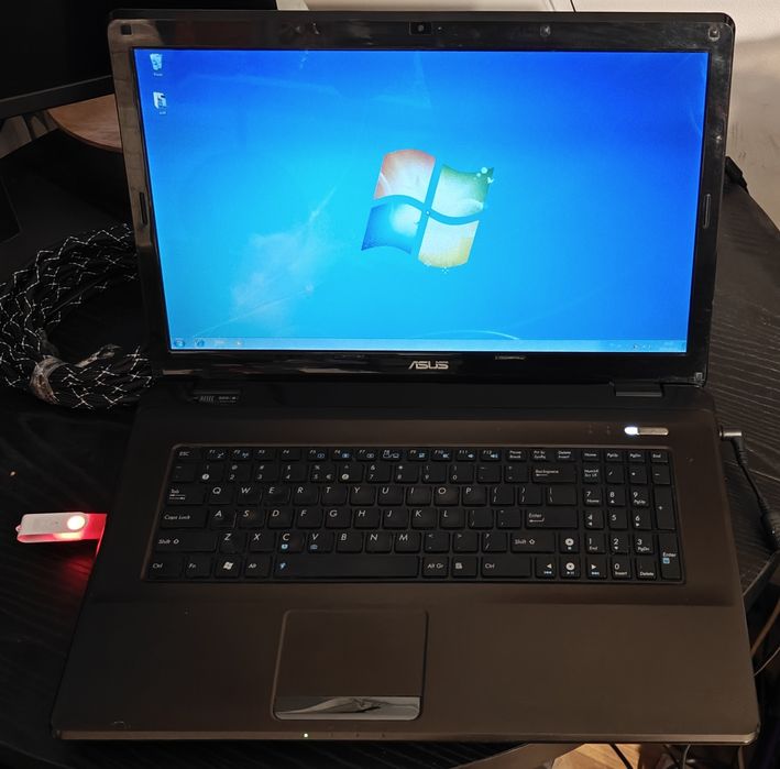 Laptop 17.3'' Asus k72JR-TY038 i3-350M/4096/500/DVD-RW